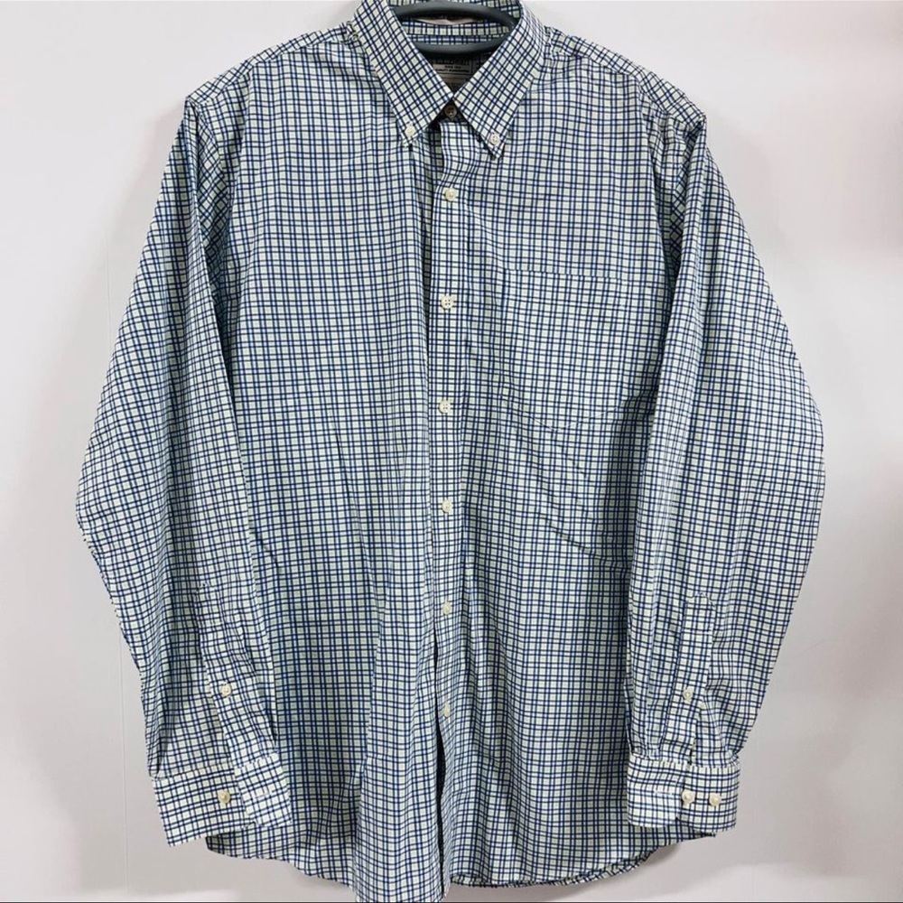Men's LL Bean Long
Sleeve Button Down Size
Medium Wrinkle
Resistant